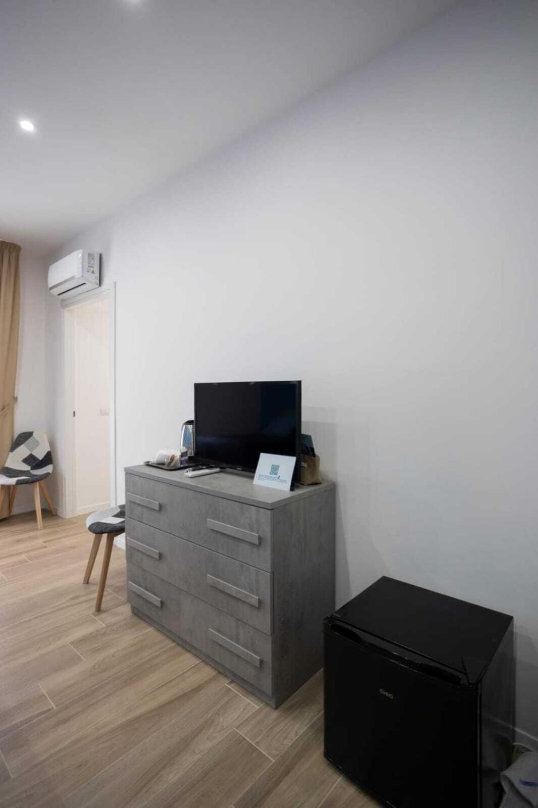 Giuly Suites & Rooms Neapel Exterior foto