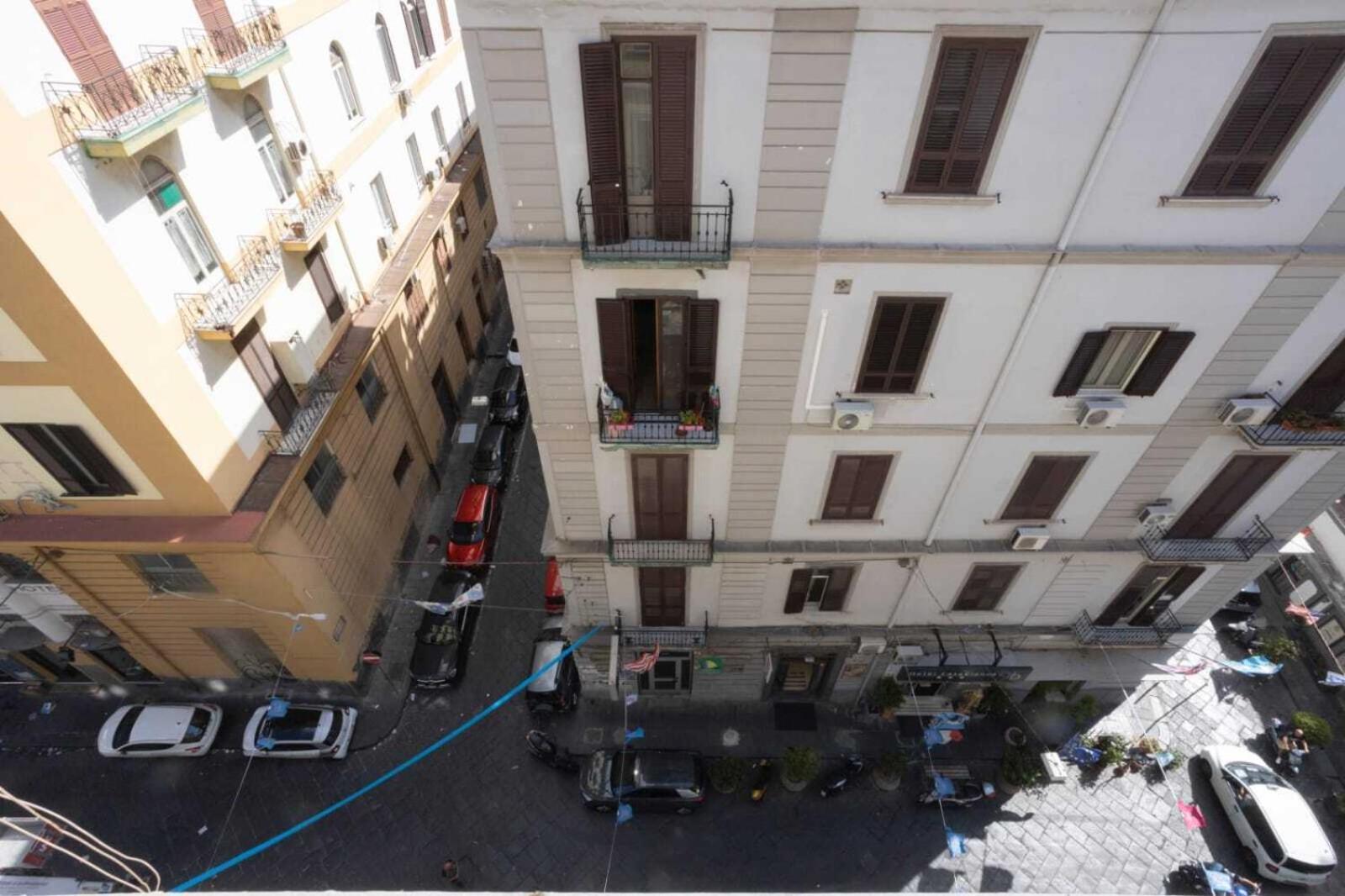 Giuly Suites & Rooms Neapel Exterior foto