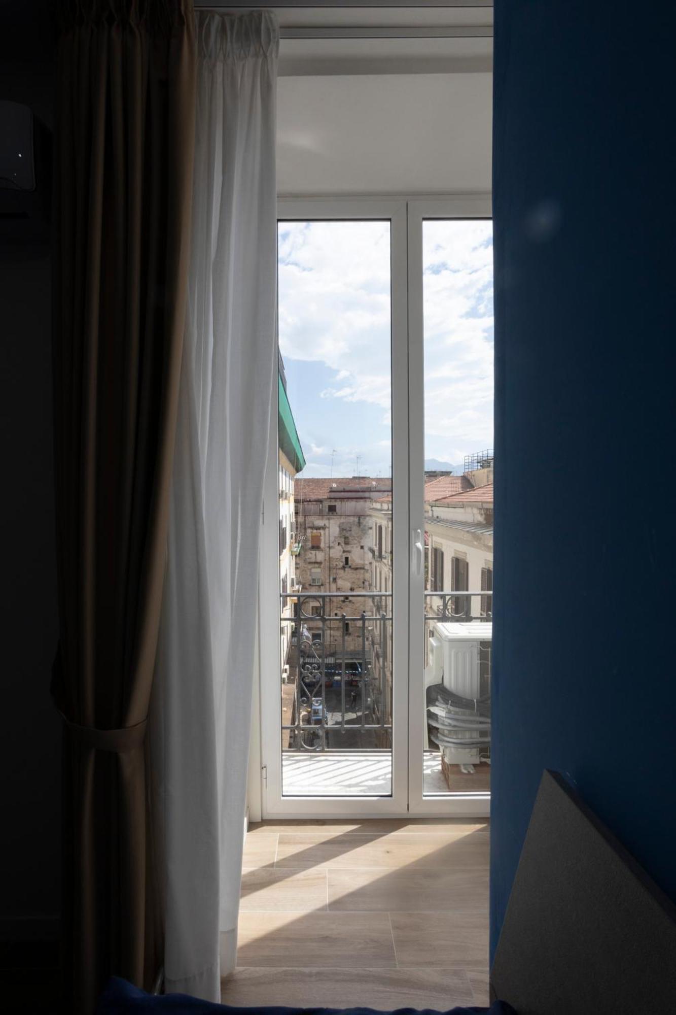 Giuly Suites & Rooms Neapel Exterior foto